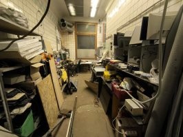 Выкидывать нельзя, коплю и утилизирую. Иногда прикольные штуки попадаются. Главный инженер бизнес центра.