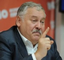 Прошло голосование по поводу запрета принимать детей мигрантов в школы без знания русского языка. Но был один, который не молчал. Интересно кто это???

А против запрета принимать детей мигрантов в школы без знания русского языка проголосовал смелый депутат Затулин 

Страна должна знать своих героев!!!