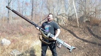 Какой же это калибр был у мушкетона, чтобы шар так быстро сдулся? Такой что ли?