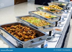 Стандартный размер фольги для накрывания лотков с едой.
Не знаю чему тут удивляться.