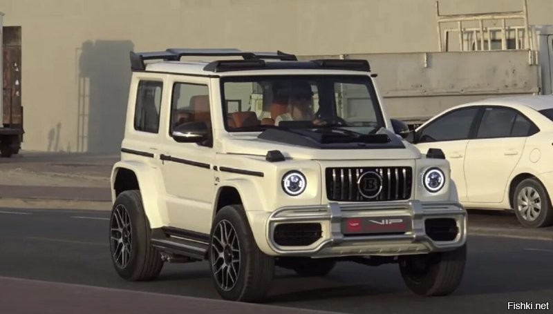 Лучше взять новый Suzuki Jimny и к нему тюнинг-комплект "а-ля Brabus" 
Будет в три раза дешевле и в десять раз функциональнее
Примерный результат - ниже.