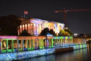 Как ночная подсветка меняет знаменитые сооружения