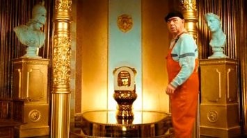 В Приморье подрядчик при строительстве дороги попытался нагреть местные власти на 110 млн рублей и купил золотой унитаз