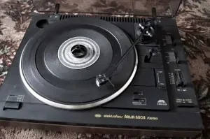 Выглядел аппарат классно. На этом, пожалуй, его достоинства и заканчивались)