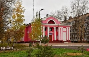 в нашем городе так же. два было, один из них - церковь