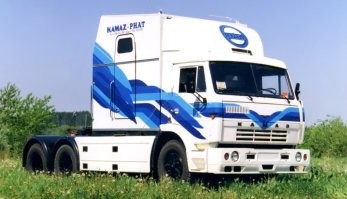 Такой тягач сам по себе автодом!