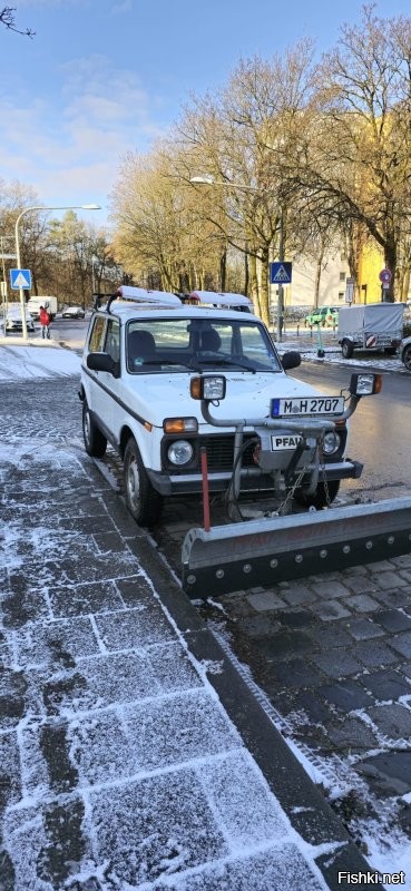 Пока в Германии назревает кризис автопромышленности частники завозят новые Lada Niva