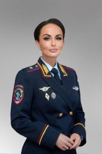 Как вот этой мадам