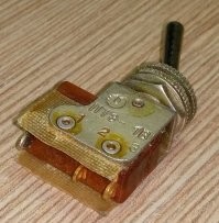 На таких переключателях и тумблеры делали...