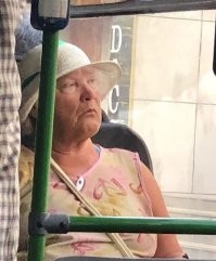 интересно, каково после этих удобств и красот , пережать жить в общежитие под названием белый дом.