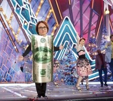 Набиуллина на «Голубом огоньке» упадет в костюме доллара, чтобы укрепить курс рубля.