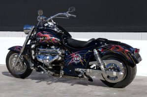 8 лет...)))) c 1990 выпускается Boss Hoss