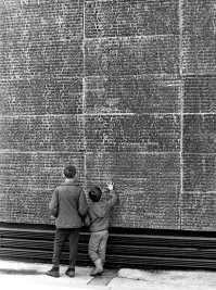 Таких мемориалов много, не хватает смелости сказать, что они воевали за свою независимую страну, а после враги пролезли по другому, изнутри и все развалили.