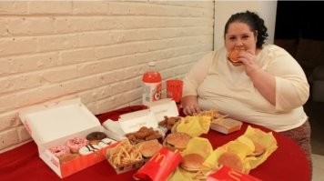 Работница американской кофейни показала, что заказывают некоторые посетители