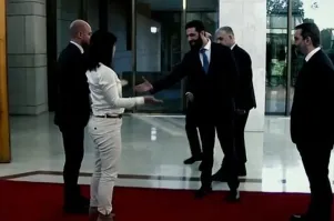 С таким "гудком" надо в немецком кино сниматься.....С пятью-шестью неграми!