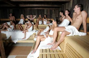 Че за бред? В Германии сауны общие!