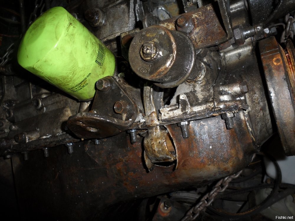 У меня есть 2705. Покупал в 2012 году.  Занимался грузоперевозками, но кризис 2014 поставил крест на этом. Но от ГАЗельки избавляться не стал, налог 1000 рублей и страховка 4000.
Мотор стоял 421500.
Несколько лет назад поймал кулак дружбы.  Купил Волгу с 406-м мотором инжектором за 15000. Поездил годик на ней, потом мотор с коробкой в ГАЗель, а всё остальное в металл.
Вот ещё одна причина, почему продать её будет проблематично. Мотор переставлял в то время, когда его перестали считать номерной деталью, и ГАЙцам было пофиг на мотор. Сейчас не пофиг .
Сейчас езжу на ней мало, но когда что-то перевезти надо, не надо никого просить уже.
PS: После кулака дружбы машина не заглохла и я ещё проехал примерно километр до стоянки и уже на стоянке заглох. На дороге машину просто негде было остановить.