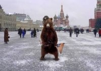 При чем тут R2D2 и Россия? Причем тут Hollywood на куче земли и Россия?