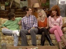 Ну, наши киноделы не могут ведь даже скопировать нормально.. Тянут всё как под копирку. Я удивился что имена  хотя бы русские актёрам дали. Хотя для Америки конца 80-х,  продавец обуви с таким домом - выглядел как-то несуразно. Он бы его не купил, ему бы такой кредит не дали.. Разве что вариант наследства или выигрыша в лотерею.
А в наших реалиях снимать надо было в декорациях хрущёвки или брежневки.