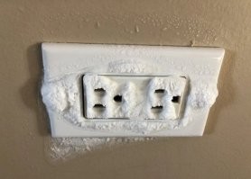 Когда хозяин дома из гАвна и палок говорит....Да у нас морозов не бывает! 
Ага....))