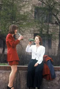 За фотографом стоял человек, с фразой: - "бутылочку не выбрасывайте"