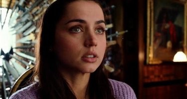 красивая девушка, похожа на любимую актрису Марта Кабрера.