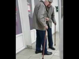 Перепутал вход с отражением в зеркале