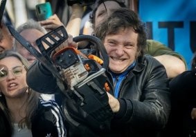 История издевается над внуками немецких переселенцев и беженцев.....
И выбрали они Хавьера Милея....)