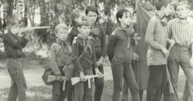 Мы ещё в зарницу там играли. Чувствовали себя настоящими солдатами