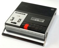 Весна-202. Безотказный. 
На конец 70-х самый крутой в своей линейке. У меня был Парус-302. Я дико завидовал пацану с соседнего подъезда у которого Весна-202, потому что задобался на своём вечно ленто-протяжку чинить. А пока чинил девчонки во дворе вокруг него крутились, аббы с бони эмами слушали, и я конечно же был злой.