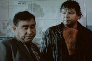 - ты зачем в реку полез?
- перемахнуть хотел...
- так ведь мост же есть, зачем полез?
- перемахнуть!..