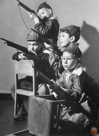 Да, в наше время такого не было...