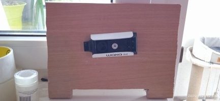 Я, когда у своего старшего балбеса нашёл первый раз, ножовкой распилил. А вот прямо сегодня ещё нашёл, прикрутил саморезом к доске.