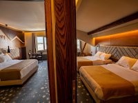 Страшно..
Там не только облицовка, внутри всё из дерева.