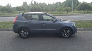 Самтел, расскажи про толщину) Что-то пальцем я не продавливал себе кузов, как, например, не вольксах. И трындеть можно, если сам машины не имеешь такой. Какая у вас марка была и какого года выпуска? Я лично откатал на этой машине и дико доволен, как и металлом и ЛКП и еще пластиком в салоне, который значительно лучше любых немцев.

Вот конкретно моя машинка после 6 лет владения. К сожалению, продал.