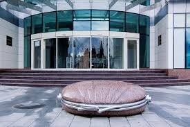 Ну ладно, по-английски big, пофиг какого рода. Но всё же. Большая карта? Большой кошелёк?