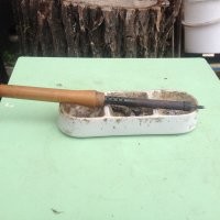 Другу своему фотку скинь, думаю он скажет, откуда сия подставка для паяльника.