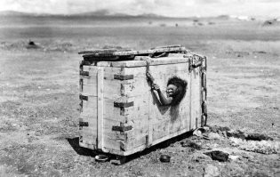 Молодая мама нашла очень необычный способ отдохнуть от домашних забот