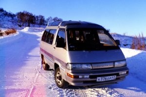У меня был такой, только 89-92 года. Отличное авто.
Привез с Камчатки в Питер, началась коррозия....
