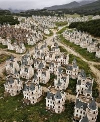 Видимо нужно было плотнее ставить дома, тогда бы покупали или это фотошоп.