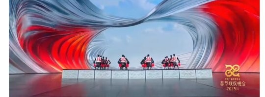 Мне это напомнило презентацию Хаммера из "Железного человека".