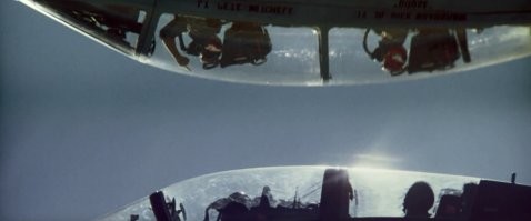 Прям как в первом "Топ гане"...)