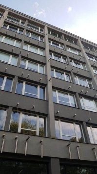 В "Бутырке" поставили стеклопакеты, а "дороги" остались.