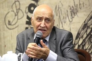 "Давайте не будем им мешать".