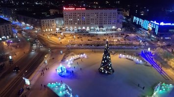 Фото 6 - Мурманск, площадь 5 углов. Не узнать - невозможно :) Фото - из окошка Арктики :)
А вот - мои :)