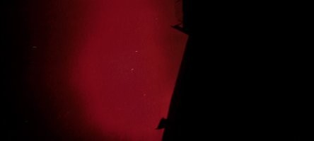 Помню сияние в 23-м году, которое пол России видело. Вот фото из под Угледара. Извиняюсь за качество, фотали на АКМ