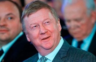 вот человек, РЕАЛЬНО обладающий СУПЕРСИЛОЙ
35 лет обдирал, ошкуривал и обезжиривал целую страну - и "хоть бы хны"
кто его привел, откуда он такой взялся, как ему это удается - ответов неть
.