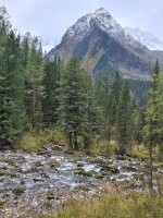 Как выглядит рассвет в Алтайской деревне среди гор