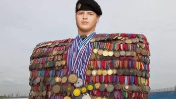 Адаму такую медаль ещё не дали