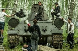 А по моему, всё же есть достойные фильмы! Я люблю армейскую и флотскую темы, поэтому мой список такой:
Диврсант
72 метра
На безымянной высоте
Война
Высота 89
Живой
А зори здесь тихие
9 рота
Турецкий гамбит
Битва за Севастополь
В августе 44-го
Адмирал
28 Панфиловцев
Подольские курсанты
дополняйте, если кто вспомнил ещё...
Наверно то, что у нас лучше всего получается, о том и фильмы у нас получаются лучшие!